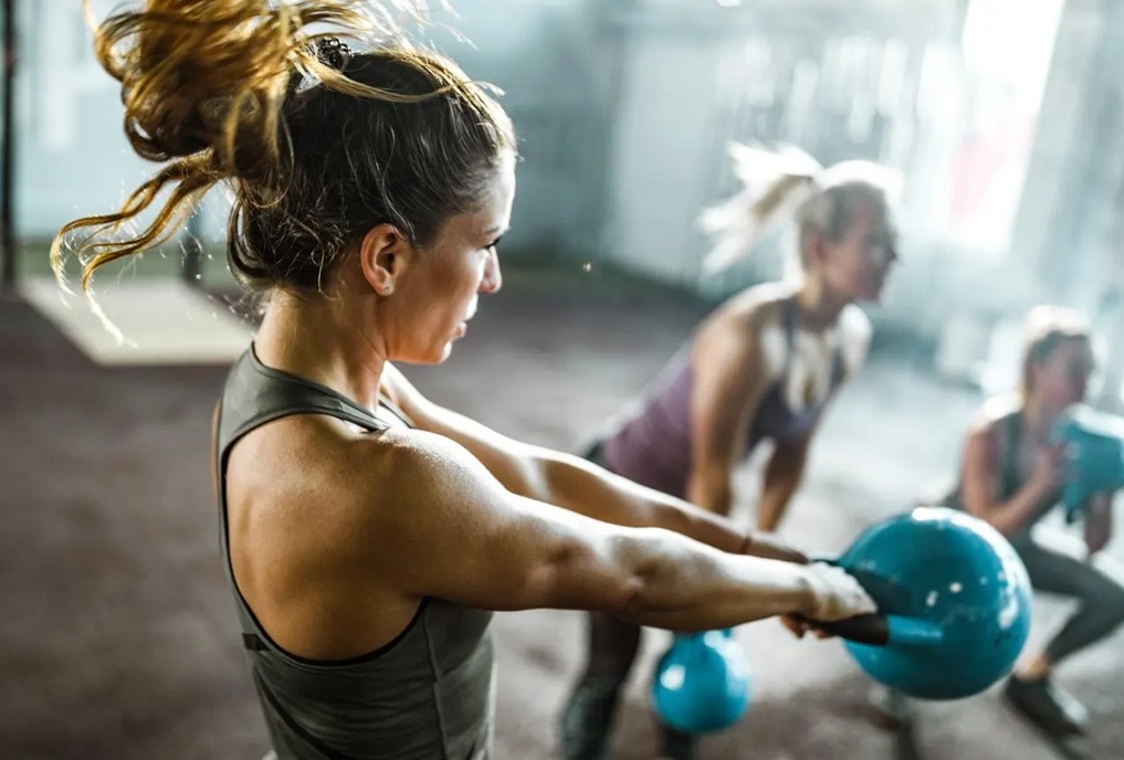 Treino personalizado ou ficha pronta: qual oferece melhores resultados?